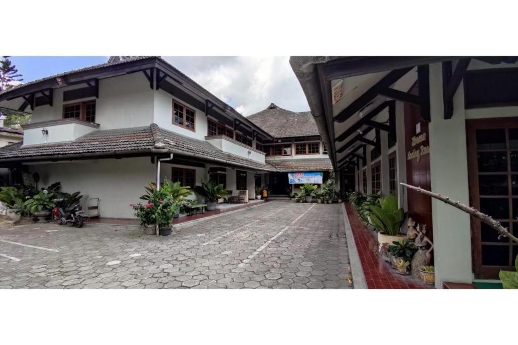 Komajaya Komaratih Hotel Tawangmangu Exterior photo