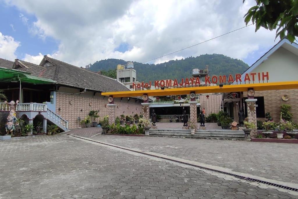 Komajaya Komaratih Hotel Tawangmangu Exterior photo